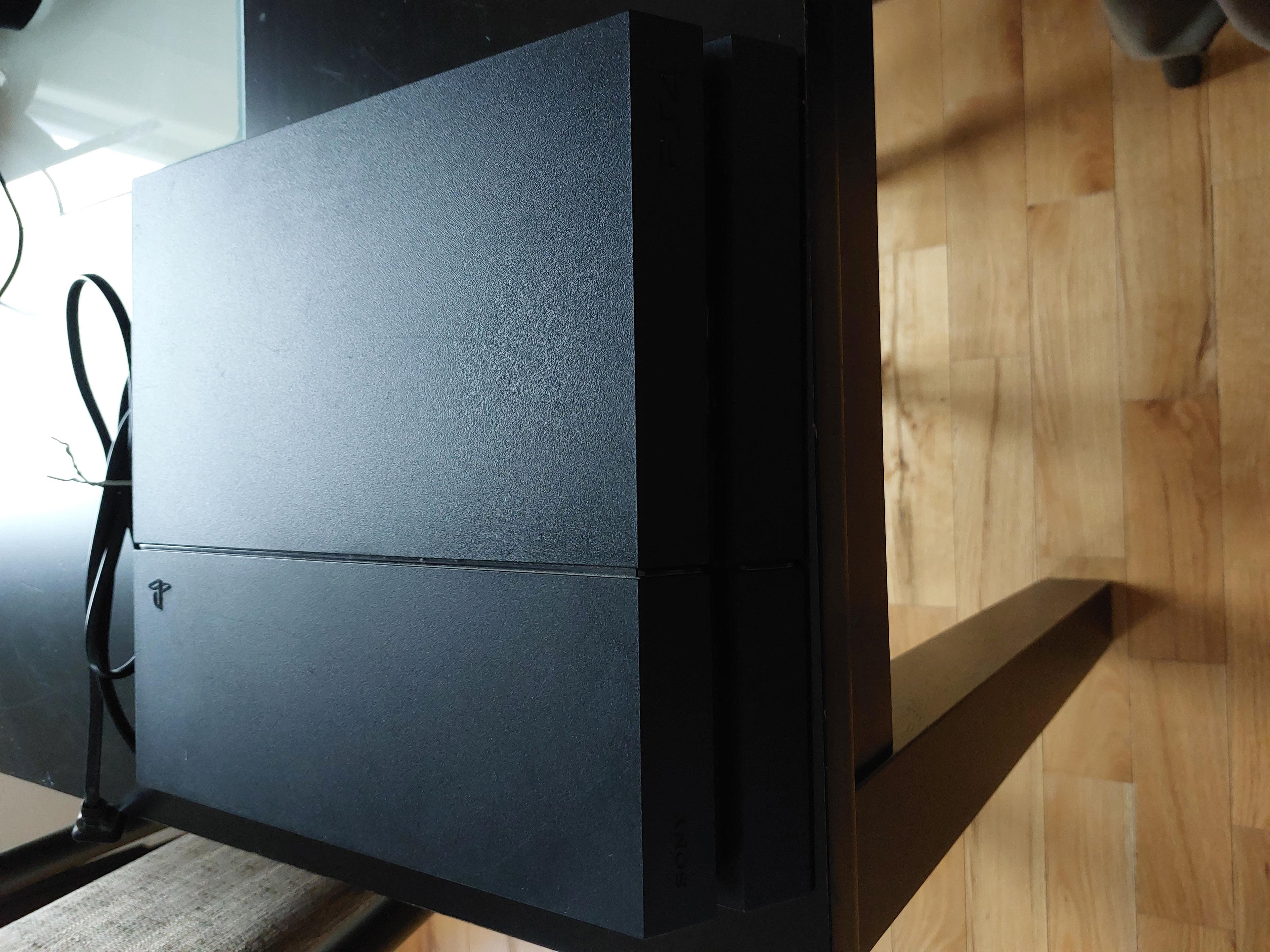 Playstation 4 avec manette