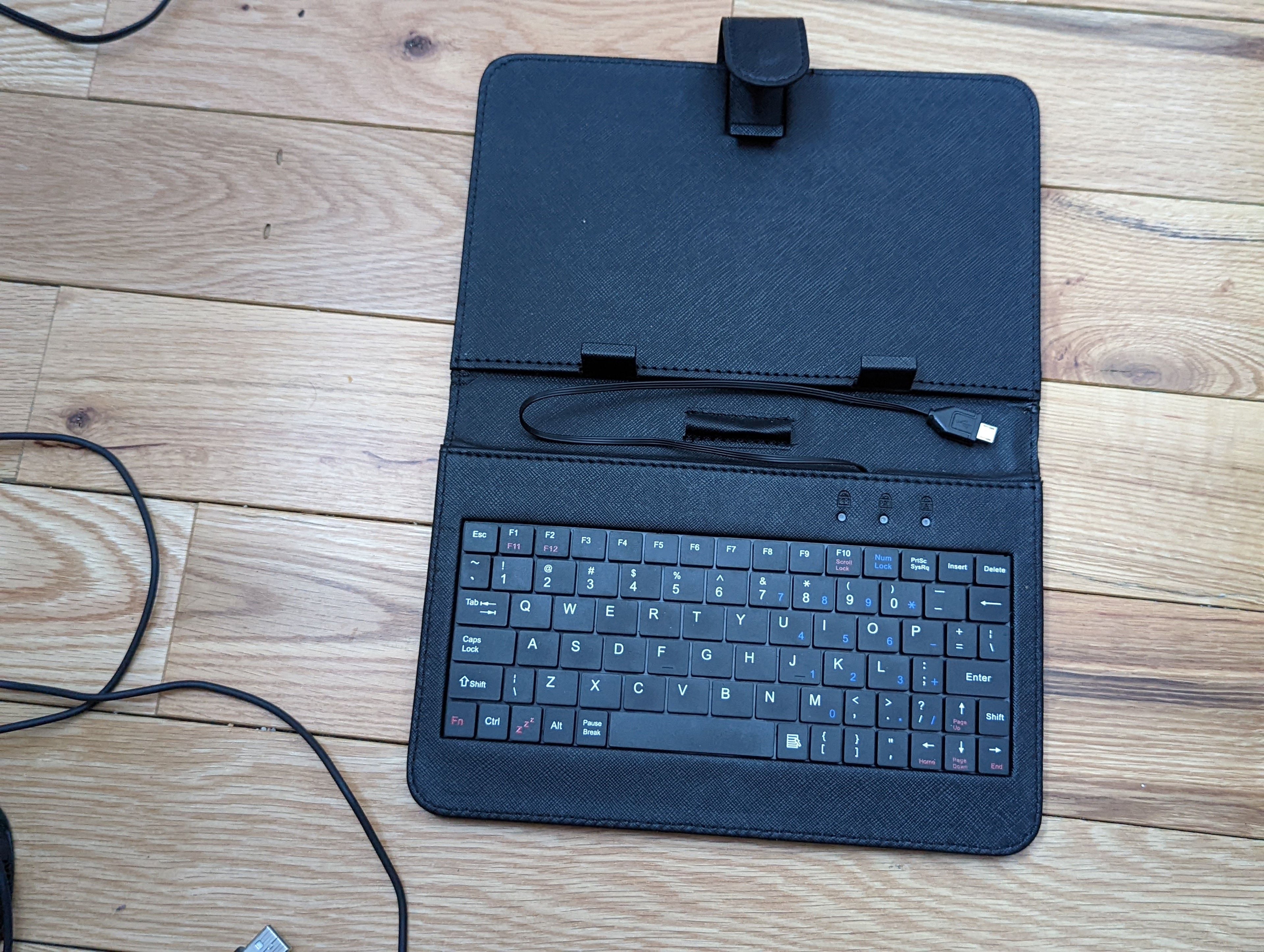 CLAVIER POUR TABLETTE ANDROID 7,8,9 POUCE