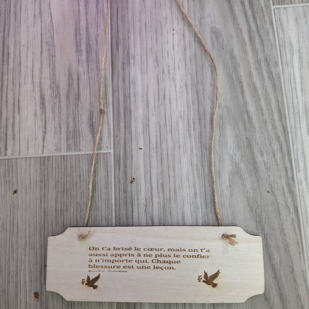 panneaux en bois non finis avec trous pré-coupés citations