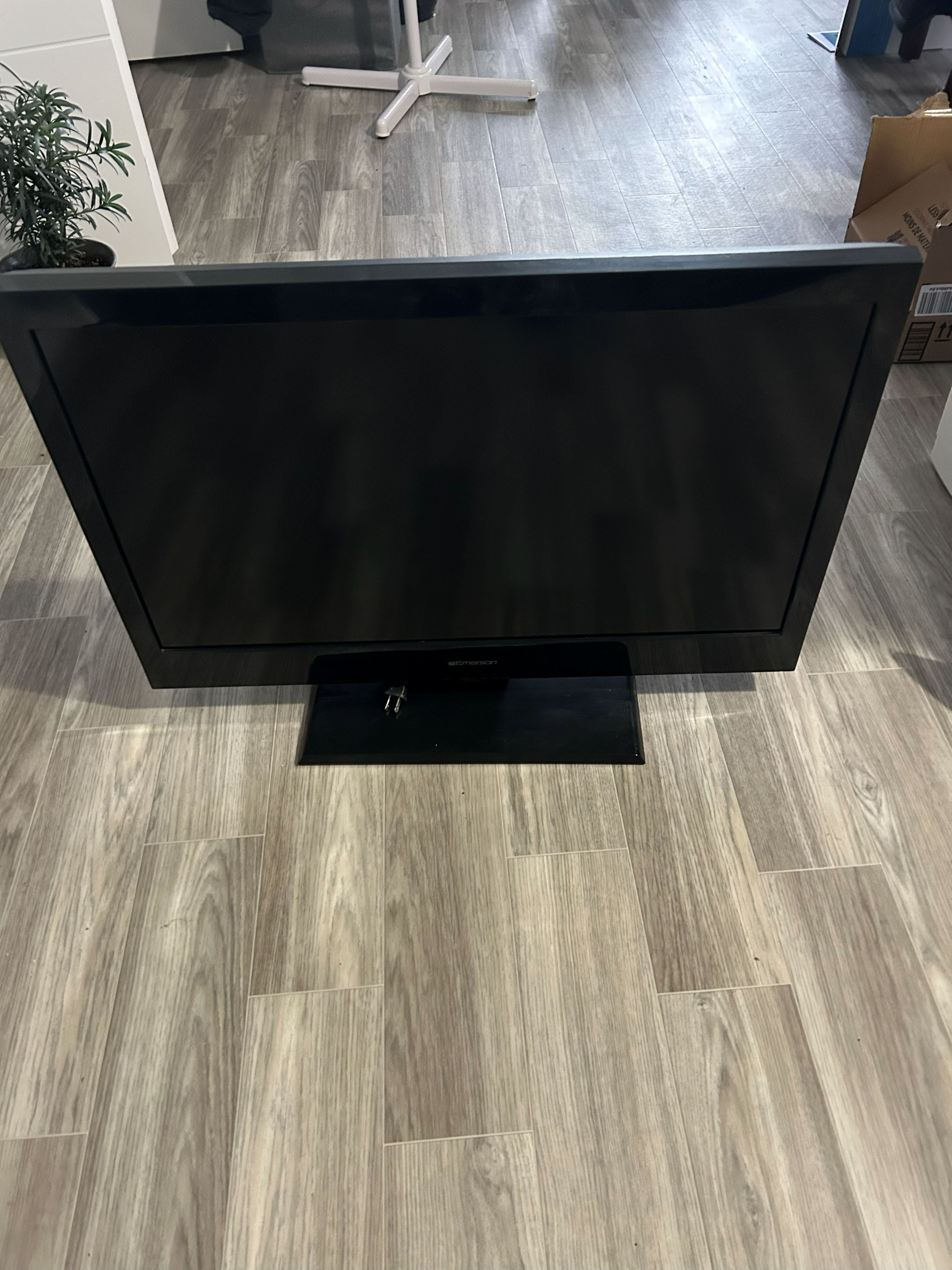 Téléviseur HD LCD Emerson 32" 720p 60 Hz
