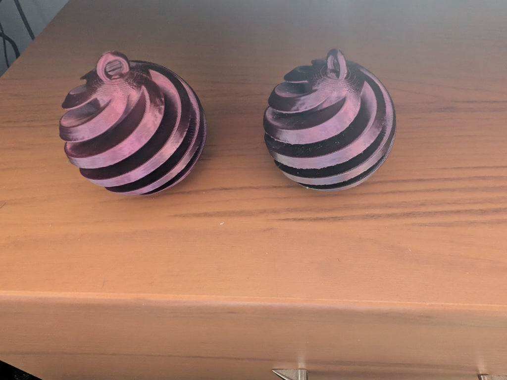 Boule de Noël Spirale – Impression 3D 🎁