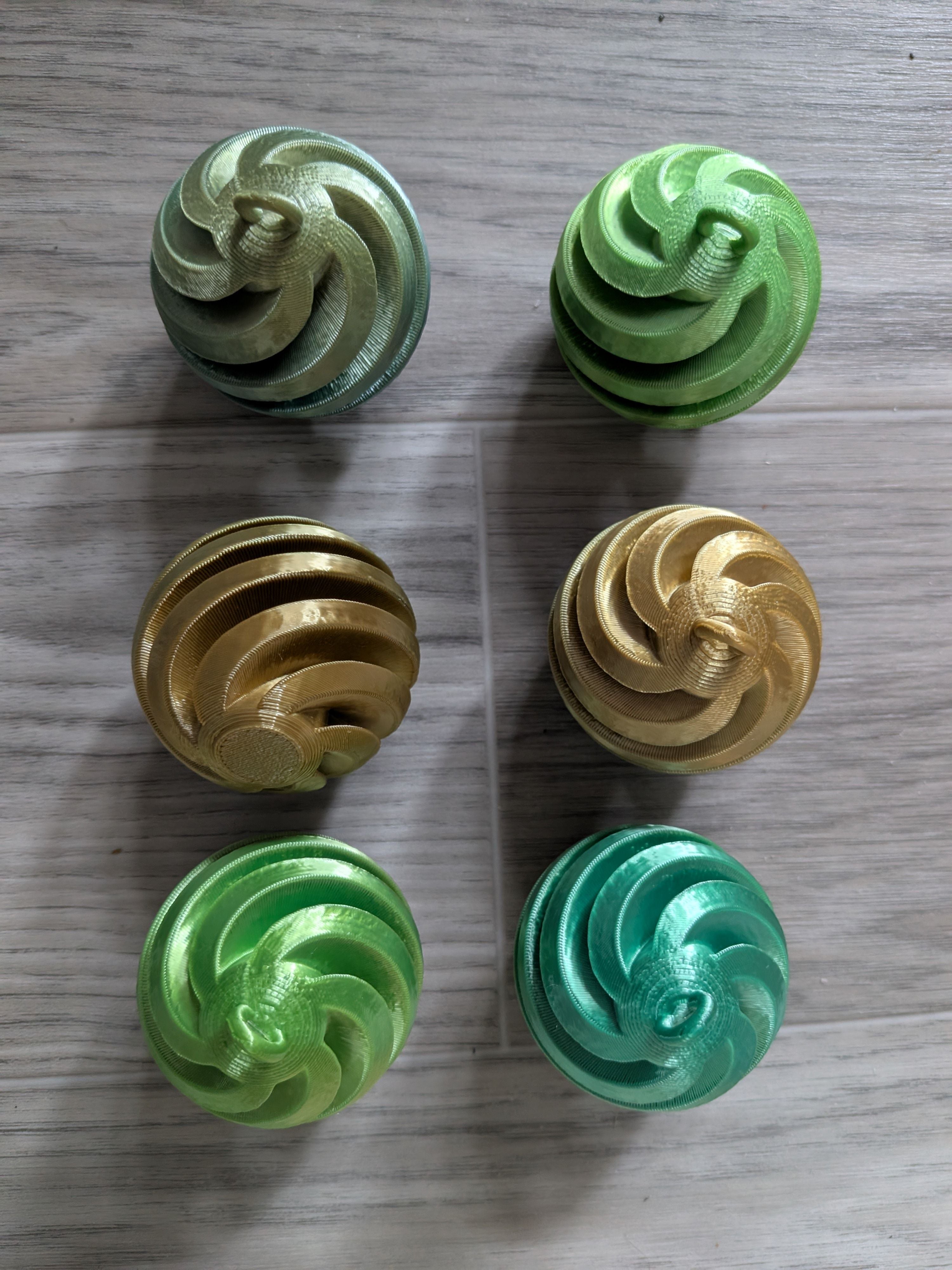Boule de Noël Spirale – Impression 3D 🎁