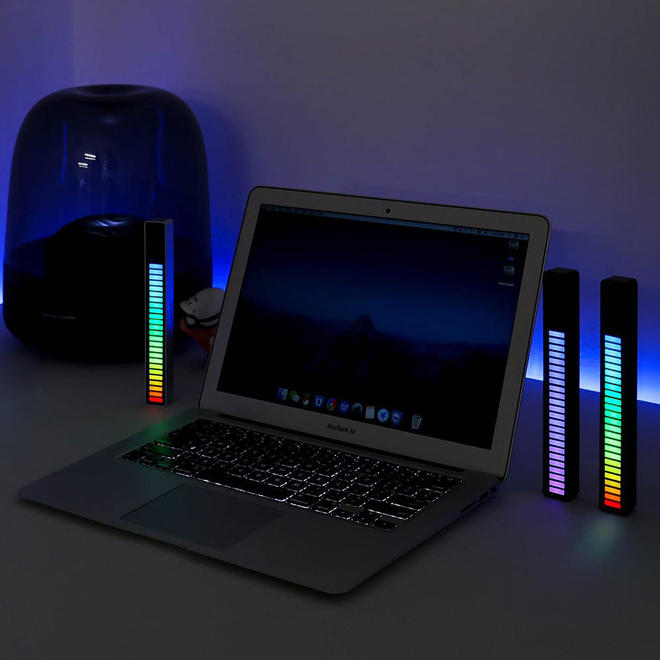 Lumières rythmiques de contrôle du son RVB, analyseur de spectre audio 32 LED 18