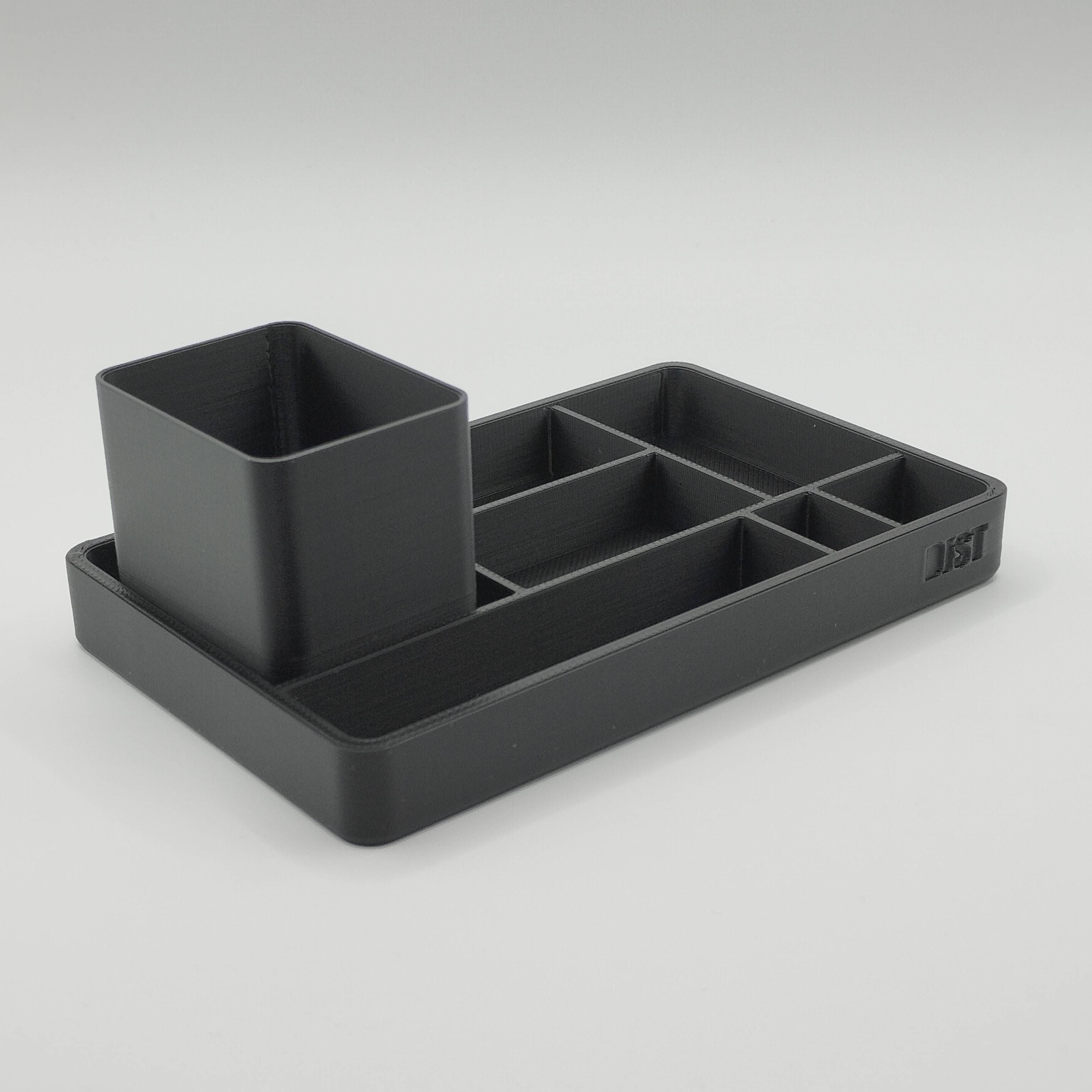 Plateau et gobelet à crayons pour un bureau