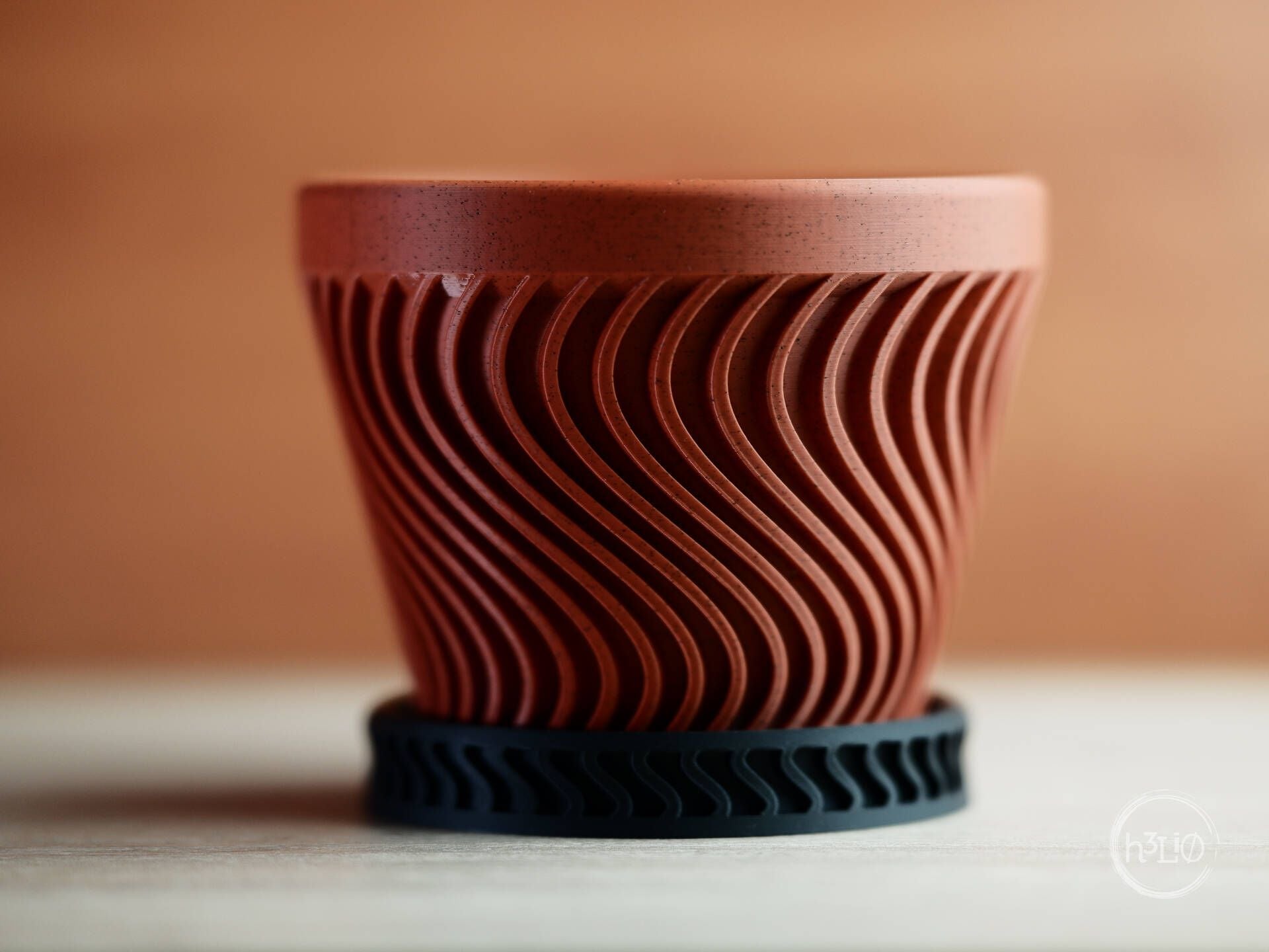 Pot avec assiette